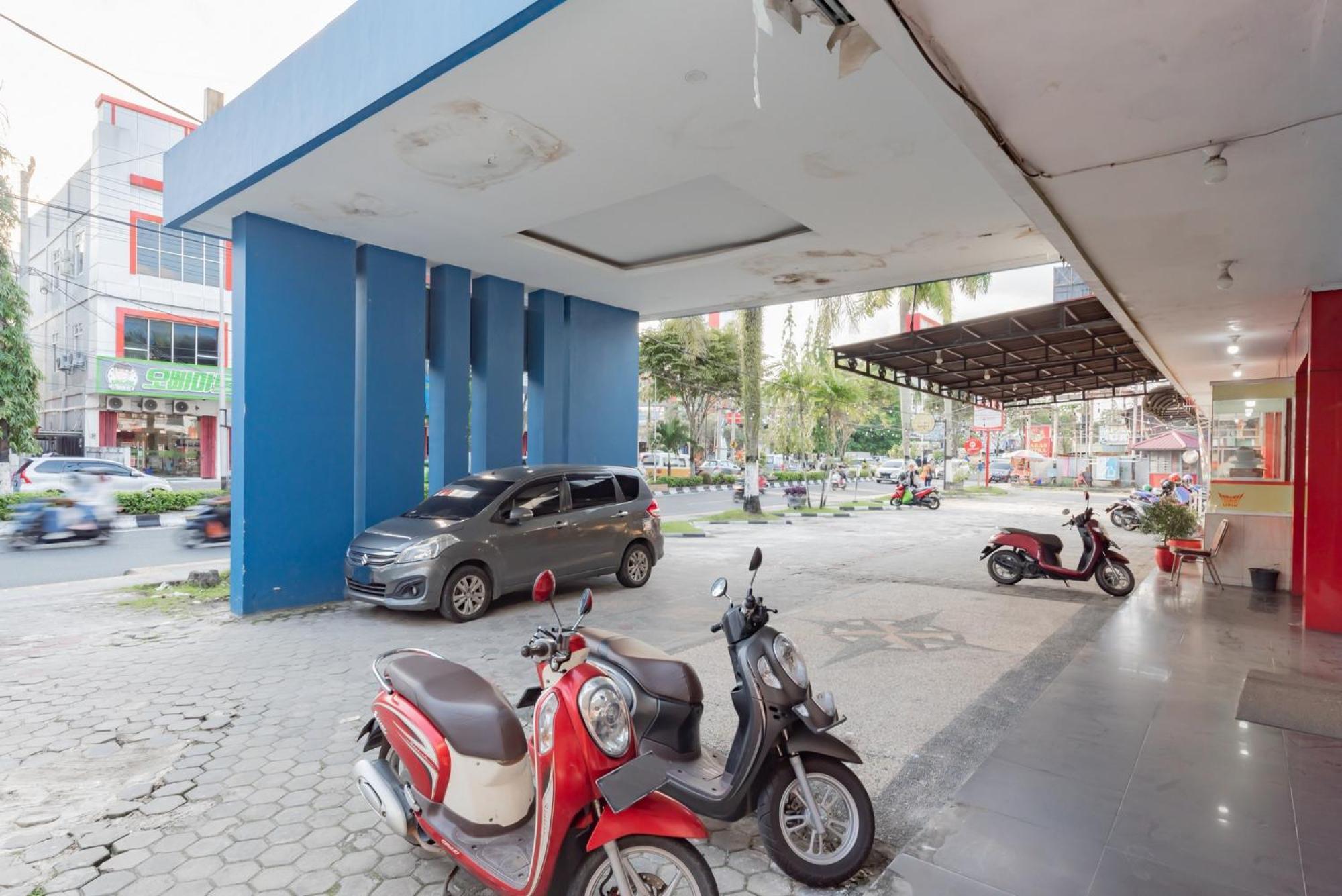 Hotel Reddoorz Near Plaza Balikpapan Exteriér fotografie